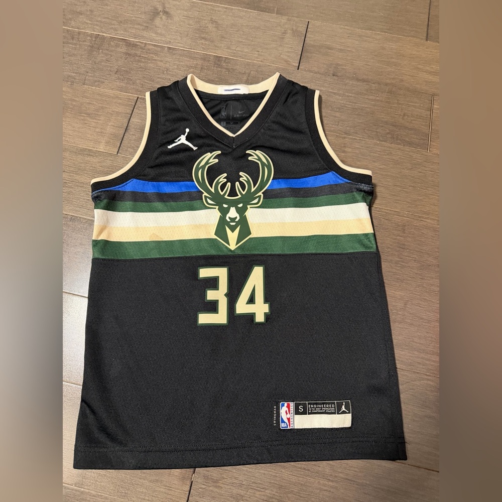 NBA Black and Gold Kids Jersey Giannis Antetokounmpo Milwaukee Bucks EUC